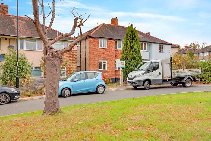 2 Bedroom Flat For Sale In Meadowview Road, Catford, SE6