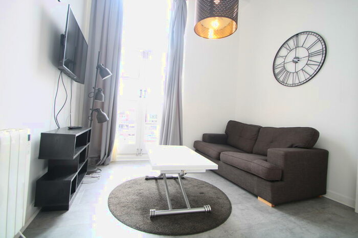 2 Bedroom Apartment To Rent In Wilson Street, Glasgow, G1