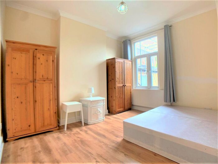 1 Bedroom Flat To Rent In Upper Tooting Road, London, SW17