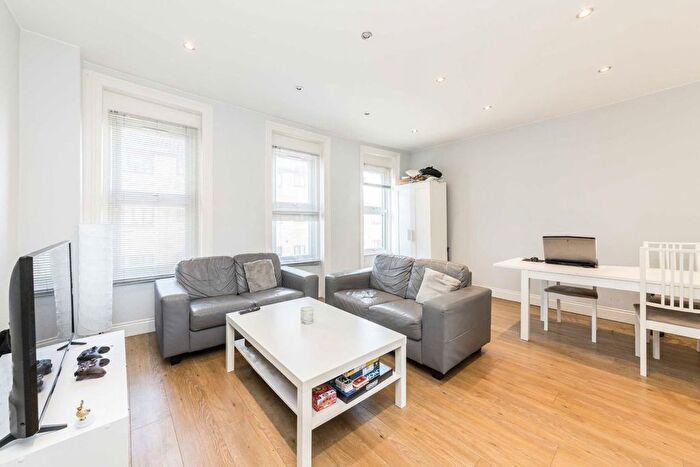 4 Bedroom Flat For Sale In St. Ann's Hill, Wandsworth, SW18