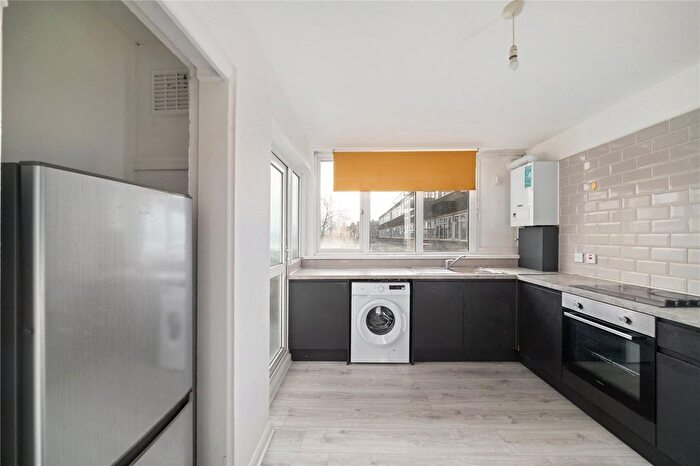 3 Bedroom Flat To Rent In Copeland House, Garratt Lane, London, SW17