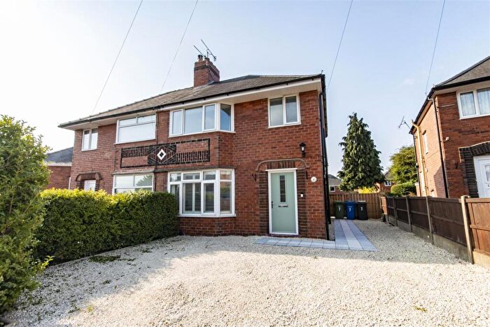 3 Bedroom Semi-Detached House For Sale In Enfield Road, Newbold, Chesterfield, S41