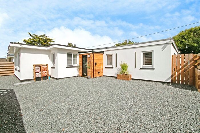 4 Bedroom Bungalow For Sale In Scoria Close, Scorrier, Redruth, Cornwall, TR16