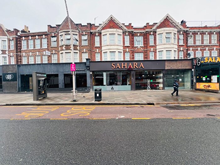 2 Bedroom Flat To Rent In Frinton Mews, Ilford, IG2