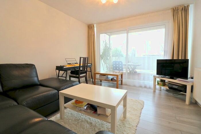 3 Bedroom Flat To Rent In Bloomsbury Close, Ealing, London., W5