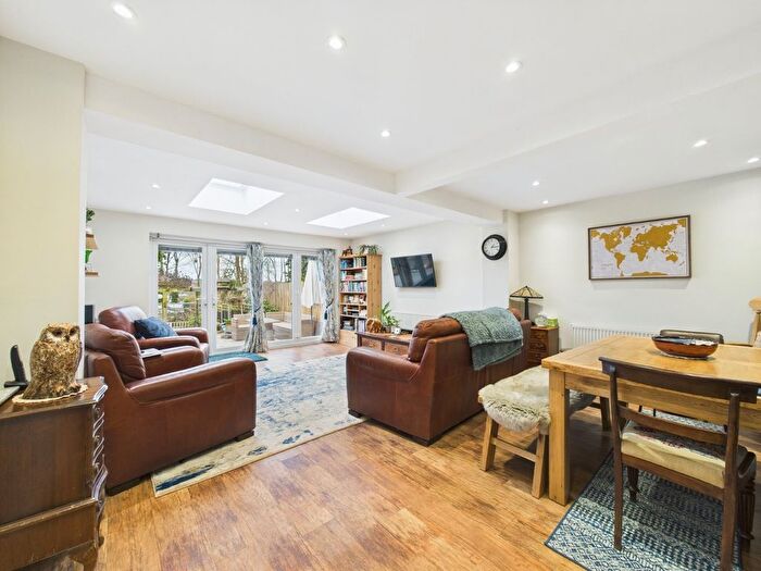 3 Bedroom Semi-Detached House For Sale In Henwick Road, Worcester, Worcestershire, WR2