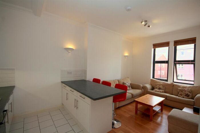 2 Bedroom Flat To Rent In Surbiton Road, Kingston Upon Thames, KT1