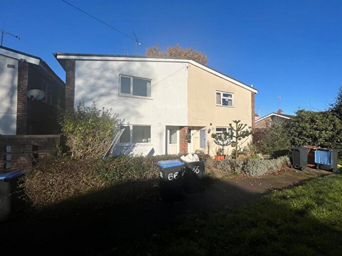 3 Bedroom House To Rent In High Dells, Hatfield, AL10