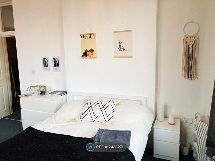5 Bedroom Flat To Rent In The Kelly Arms, Kingston Upon Thames, KT1
