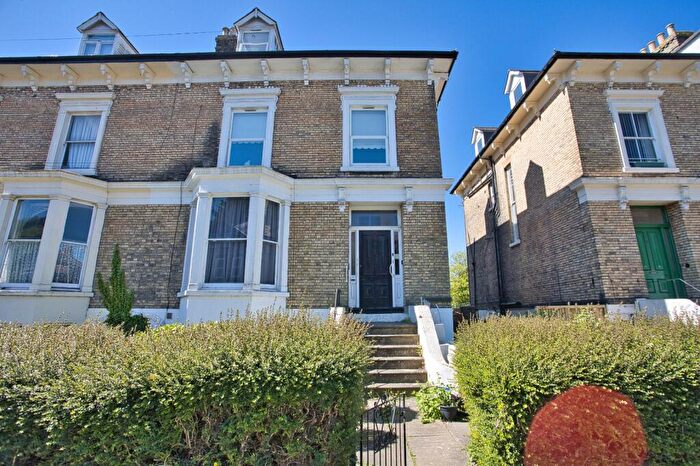 2 Bedroom Flat For Sale In Maison Dieu Road, Dover, Kent, CT16