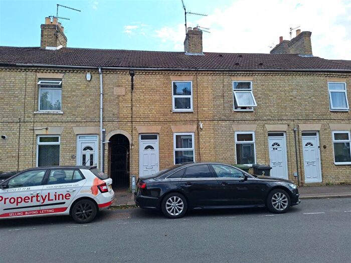 3 Bedroom Terraced House For Sale In Henry Street, Central, Peterbborough, PE1