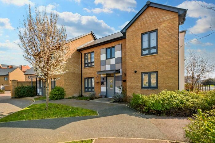 3 Bedroom Semi-Detached House To Rent In Ellson Close, Ashford, TN24