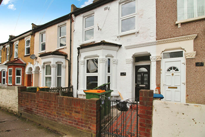 4 Bedroom Terraced House To Rent In Sandringham Road, Forest Gate, E7