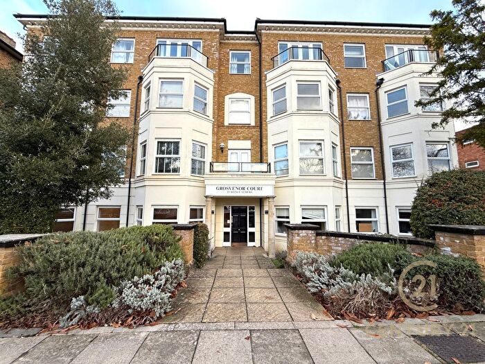 2 Bedroom Flat To Rent In Avenue Elmers, Surbiton, KT6