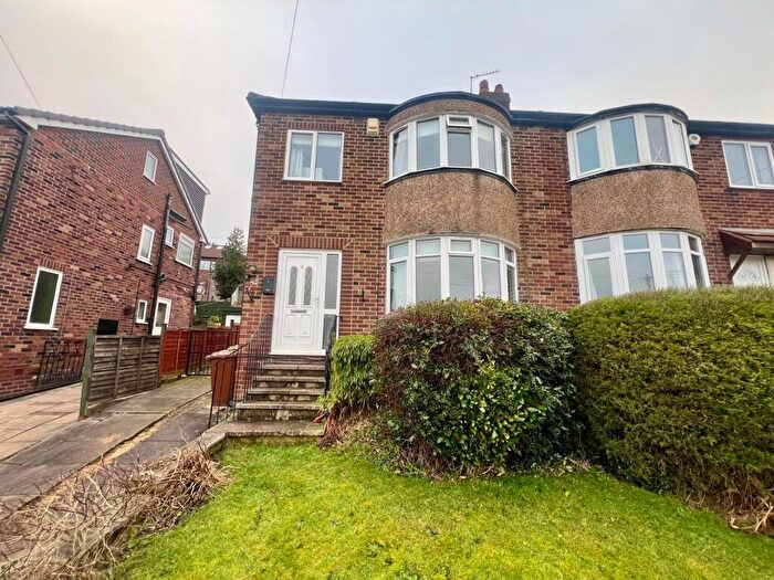 3 Bedroom House To Rent In Woodhill Road, Leeds, West Yorkshire, Uk, LS16