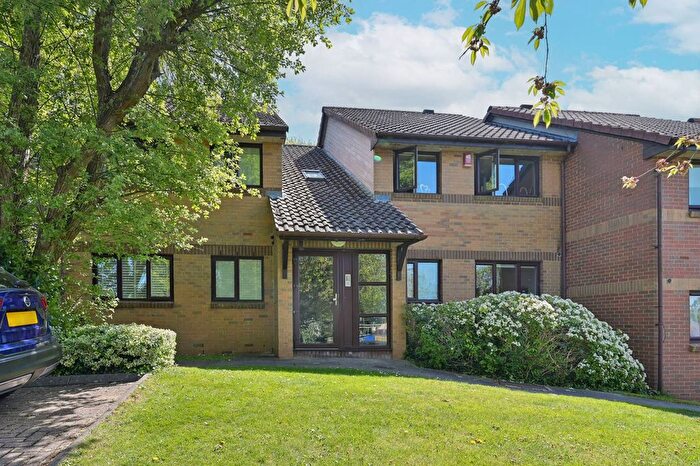 2 Bedroom Flat For Sale In Richfield Road, Bushey, WD23