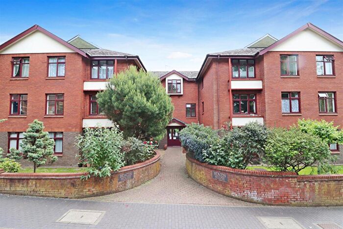 1 Bedroom Retirement Property For Sale In Beaconsfield Road, St. Albans, AL1