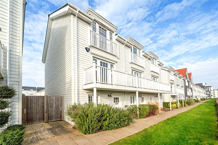 4 Bedroom Property To Rent In Longwater Avenue, Reading, RG2