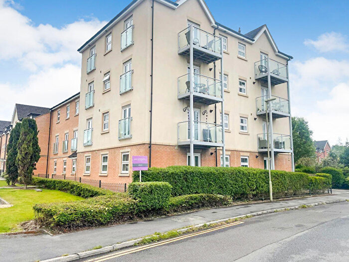 2 Bedroom Flat For Sale In White's Way, Hedge End, SO30