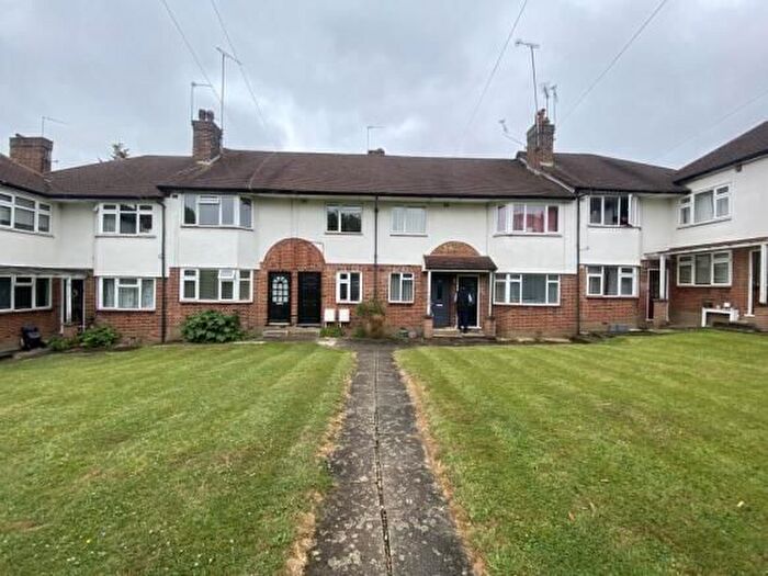 2 Bedroom Flat To Rent In Bedford Close, London, N10
