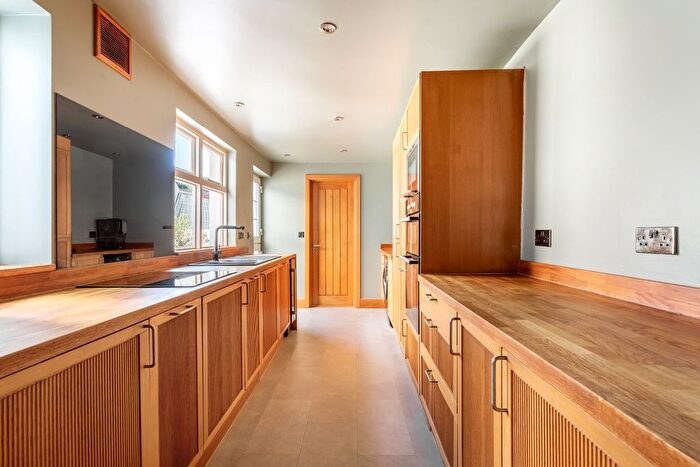3 Bedroom Terraced House For Sale In Ditchling Rise, Brighton, BN1