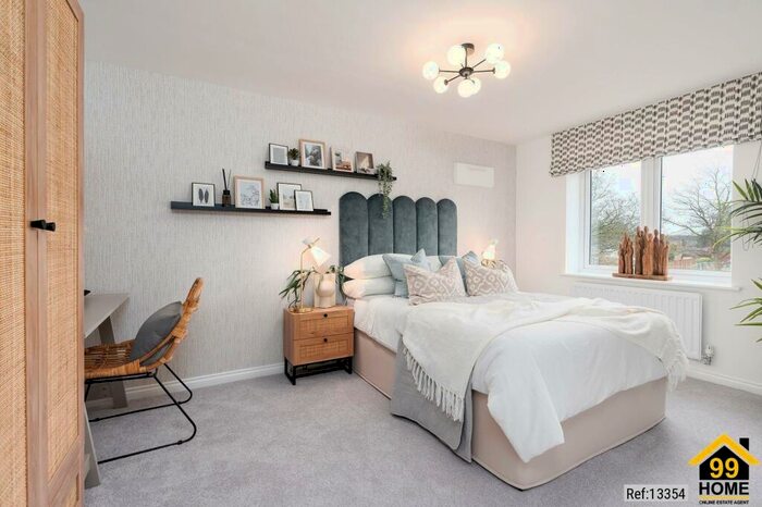 3 Bedroom Semi-Detached House For Sale In Woodlark Drive, Finningley, Doncaster, DN9