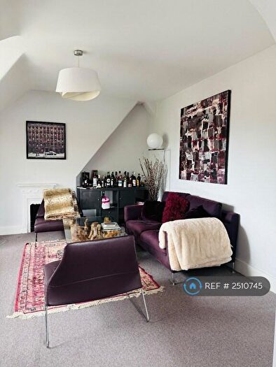 1 Bedroom Flat To Rent In Evell Road, London, KT6