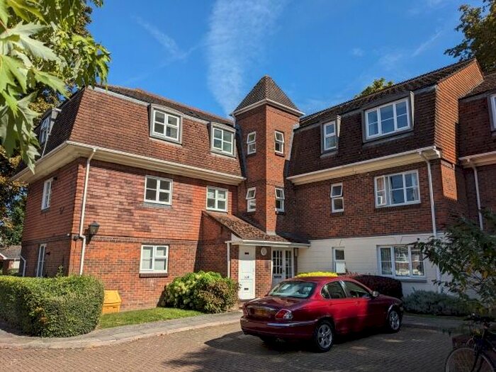 1 Bedroom Flat To Rent In Greenacres, North Parade, Horsham, RH12