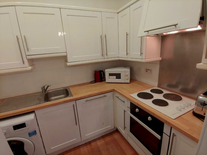 5 Bedroom Flat To Rent In Clerk Street, Newington, Edinburgh, EH8