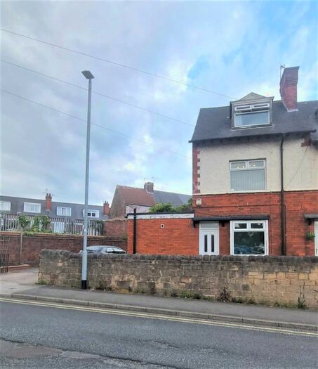3 Bedroom End Of Terrace House To Rent In Bancroft Lane, Mansfield, NG18
