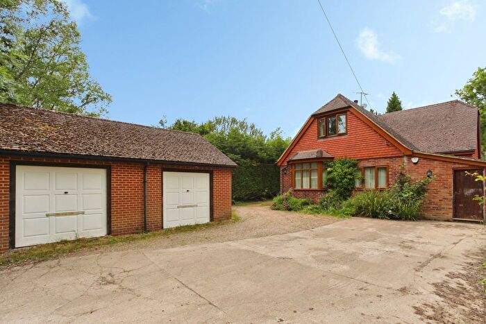 3 Bedroom Detached House For Sale In Cuckoo Lane, Tonbridge, Kent, TN11