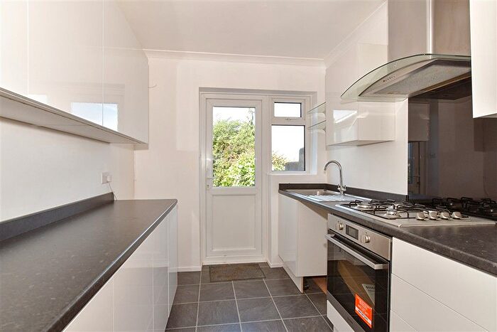 3 Bedroom Terraced House For Sale In Blenheim Avenue, Chatham, Kent, ME4