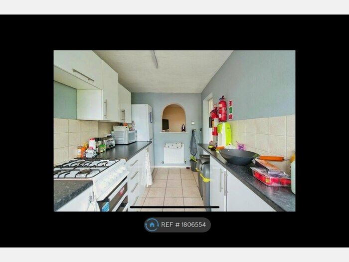 4 Bedroom Terraced House To Rent In Henwick Avenue, Worcester, WR2