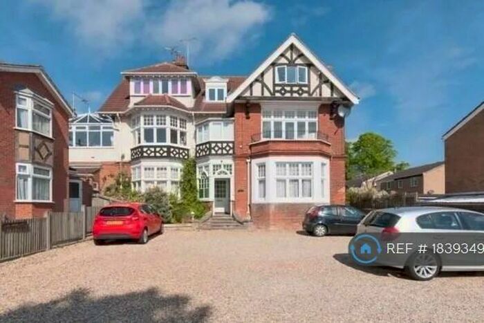 2 Bedroom Flat To Rent In Earlesmead House, Walmer, Deal, CT14