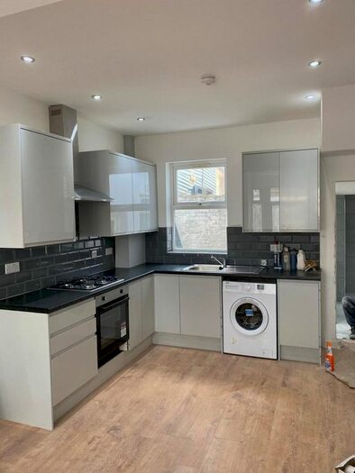 3 Bedroom End Of Terrace House To Rent In Lancaster Road, Silver Street, Tottenham, N18