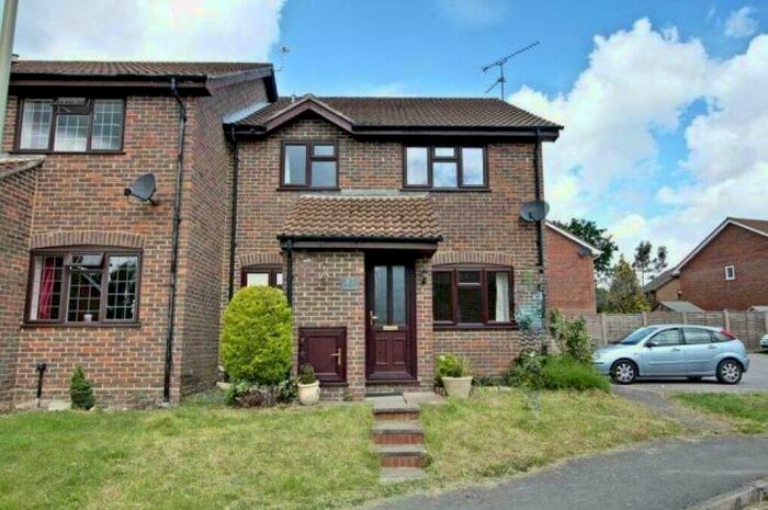 2 Bedroom Terraced House To Rent In Ravenscroft, Hook, RG27