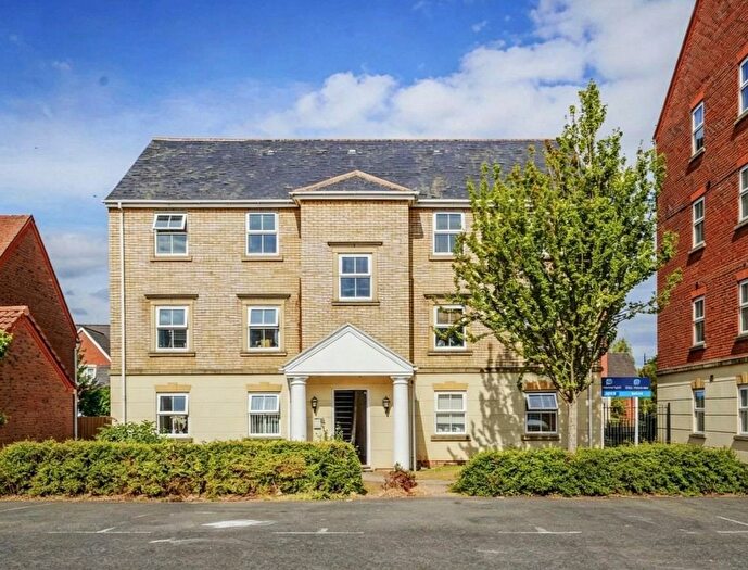 2 Bedroom Flat For Sale In Clarks Lane, Dickens Heath, B90