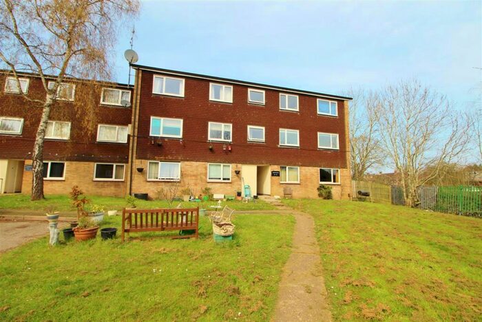 1 Bedroom Flat To Rent In Holyrood Crescent, St.Albans, AL1