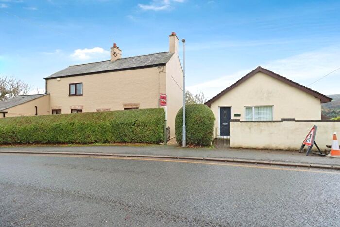 4 Bedroom Detached House For Sale In Plas Kynaston Lane, Cefn Mawr, Wrexham, LL14