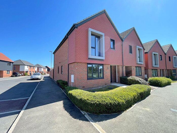 3 Bedroom Semi-Detached House For Sale In Mannings Road, Frating, CO7