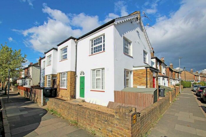 2 Bedroom Flat To Rent In Bonner Hill Road, Norbiton, Kingston Upon Thames, KT1