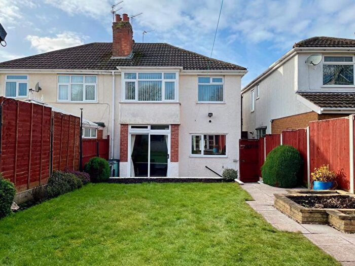 3 Bedroom Semi-Detached House For Sale In Warren Road, Kingstanding, Birmingham, B44