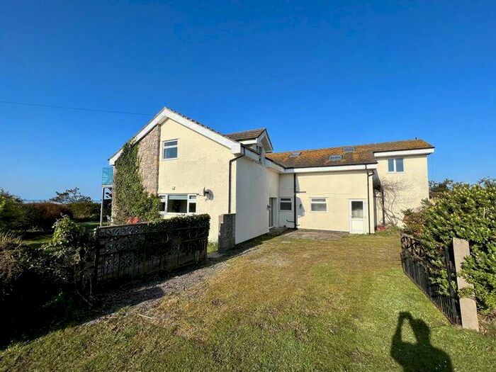 5 Bedroom Detached House For Sale In Pentre Gwyddel, Rhoscolyn, LL65