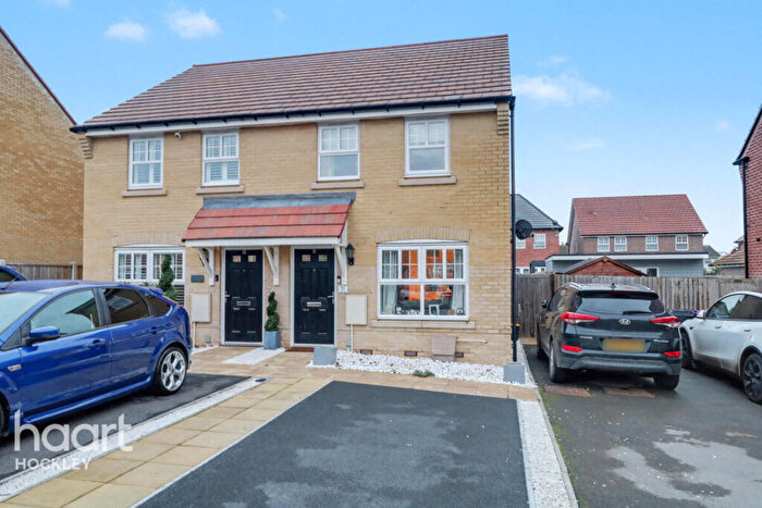 2 Bedroom Semi Detached House For Sale In Lowlands Road, Hockley, SS5