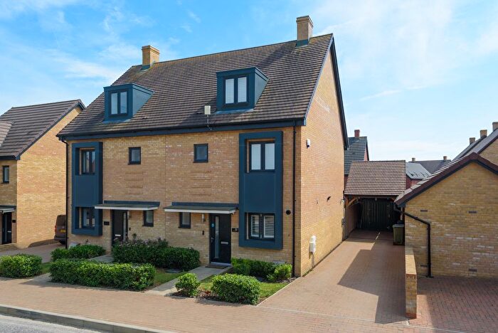 4 Bedroom Semi Detached House For Sale In Heritage Road, Kingsnorth, TN25