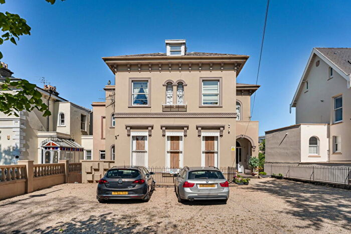 2 Bedroom Flat For Sale In St. Georges Road, Cheltenham, GL50