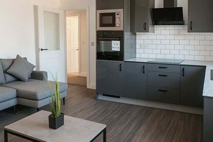 3 Bedroom Semi Detached House To Rent In Hervey Road, London, SE3