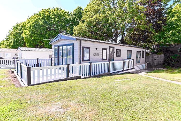 2 Bedroom Park Home For Sale In Seabreeze, Shorefield Country Park, Downton, Hampshire, SO41