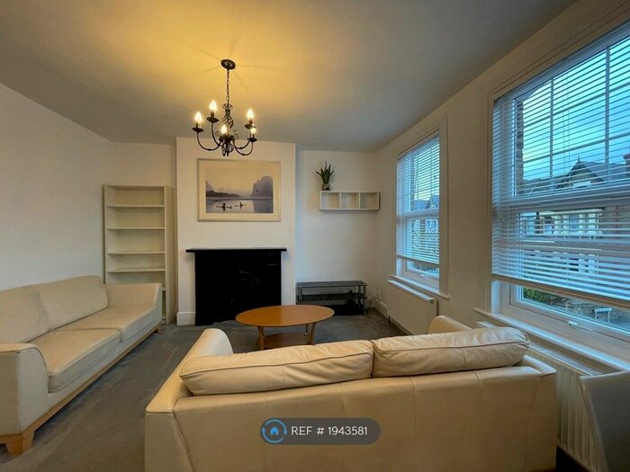 2 Bedroom Flat To Rent In Park Avenue, London, N22