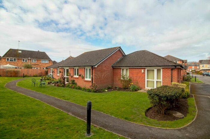 1 Bedroom Flat For Sale In Green Haven Court, London Road, Cowplain, PO8